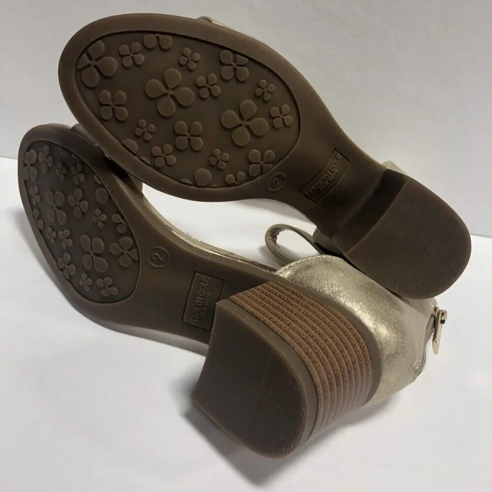 Kenneth Cole Big Kids’ Layla Erin, Ankle Strap Sandals, Girls’ Size 2M